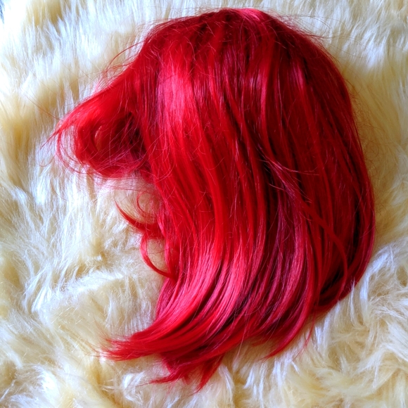 Red wig - Picture 2 of 4